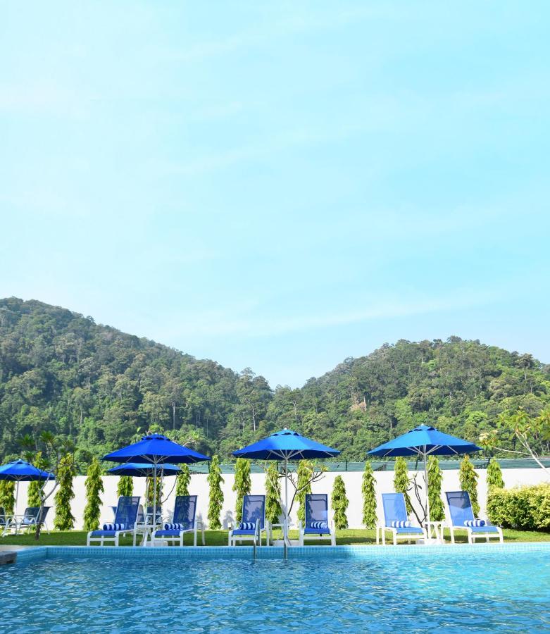 Avi Pangkor Beach Resort Kampong Pasir Bogak Exterior foto